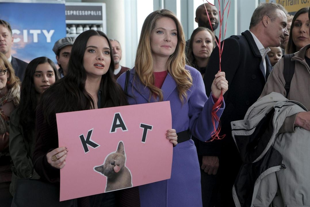 The Bold Type : Bild Katie Stevens, Meghann Fahy