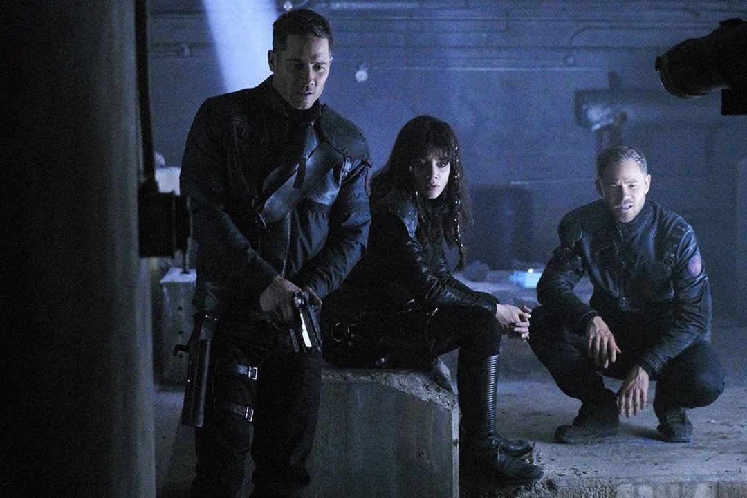 Killjoys : Bild Aaron Ashmore, Luke MacFarlane, Hannah John-Kamen