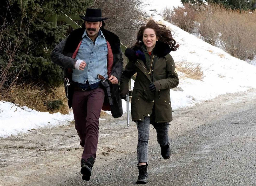 Wynonna Earp : Bild Melanie Scrofano, Tim Rozon