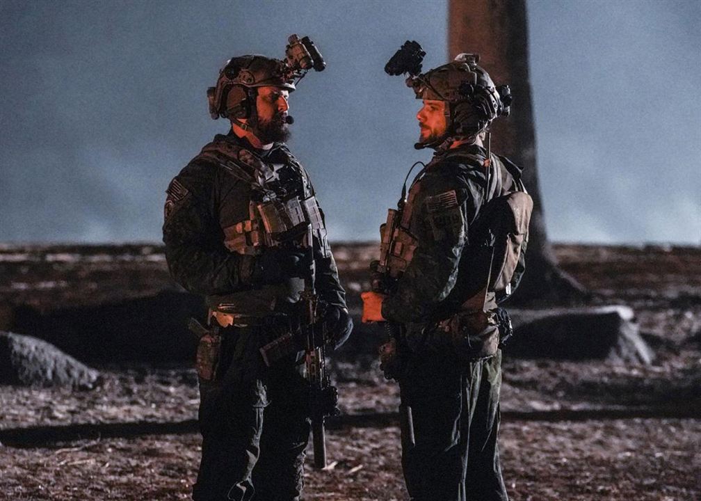 SEAL Team : Bild A.J. Buckley, Max Thieriot
