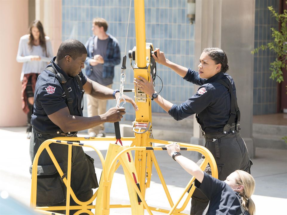 Seattle Firefighters - Die jungen Helden : Bild Barrett Doss, Okieriete Onaodowan