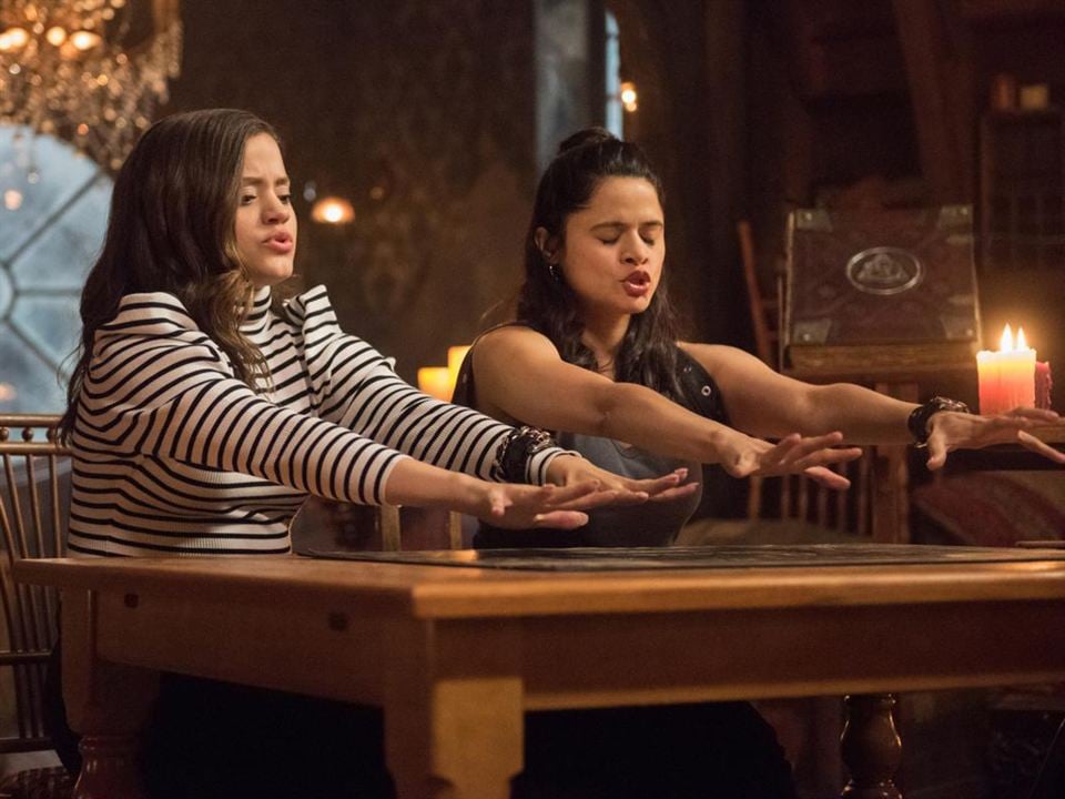 Charmed : Bild Melonie Diaz, Sarah Jeffery