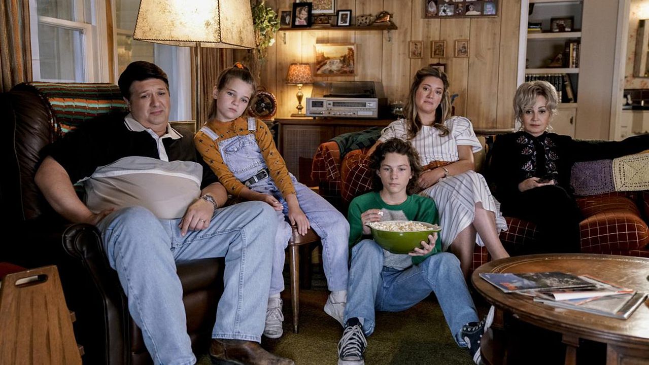 Young Sheldon Young Sheldon Bild Lance Barber Zoe Perry Annie 