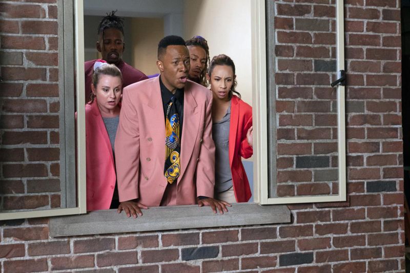 Crazy Ex-Girlfriend : Bild Burl Moseley