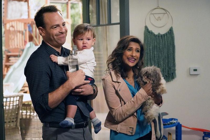 I Feel Bad : Bild Sarayu Blue, Paul Adelstein