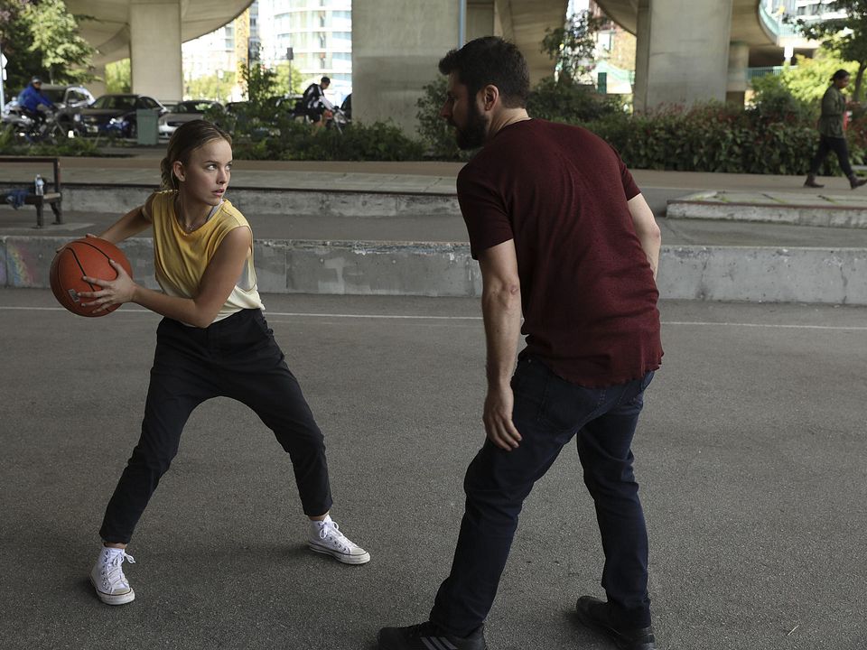 A Million Little Things : Bild James Roday Rodriguez, Allison Miller