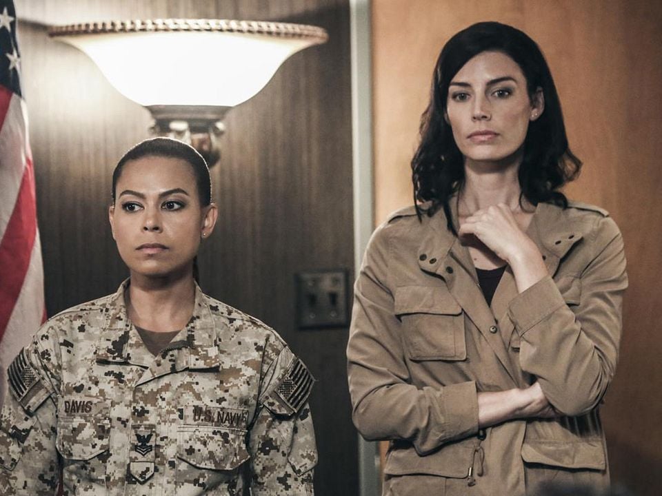 SEAL Team : Bild Jessica Paré, Toni Trucks