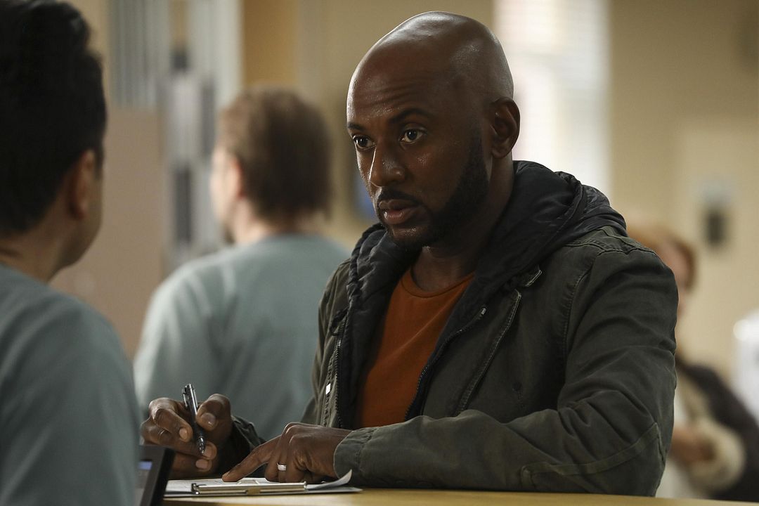 A Million Little Things : Bild Romany Malco