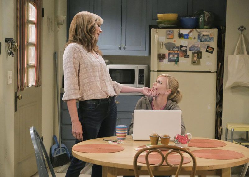 Mom : Bild Allison Janney, Anna Faris