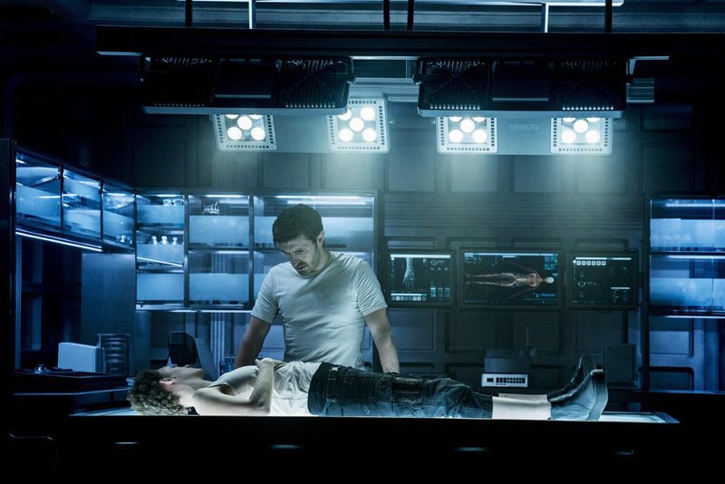 Nightflyers : Bild Maya Eshet, Eoin Macken