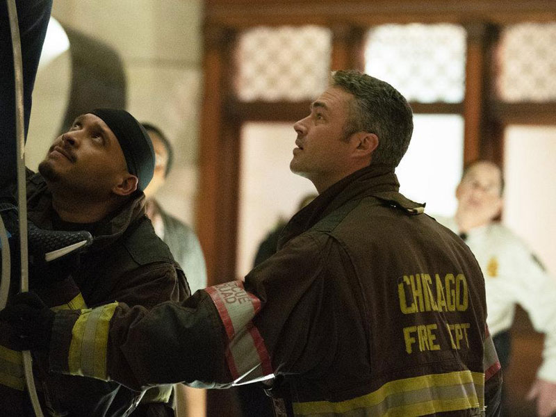 Chicago Fire : Bild Joe Minoso, Taylor Kinney
