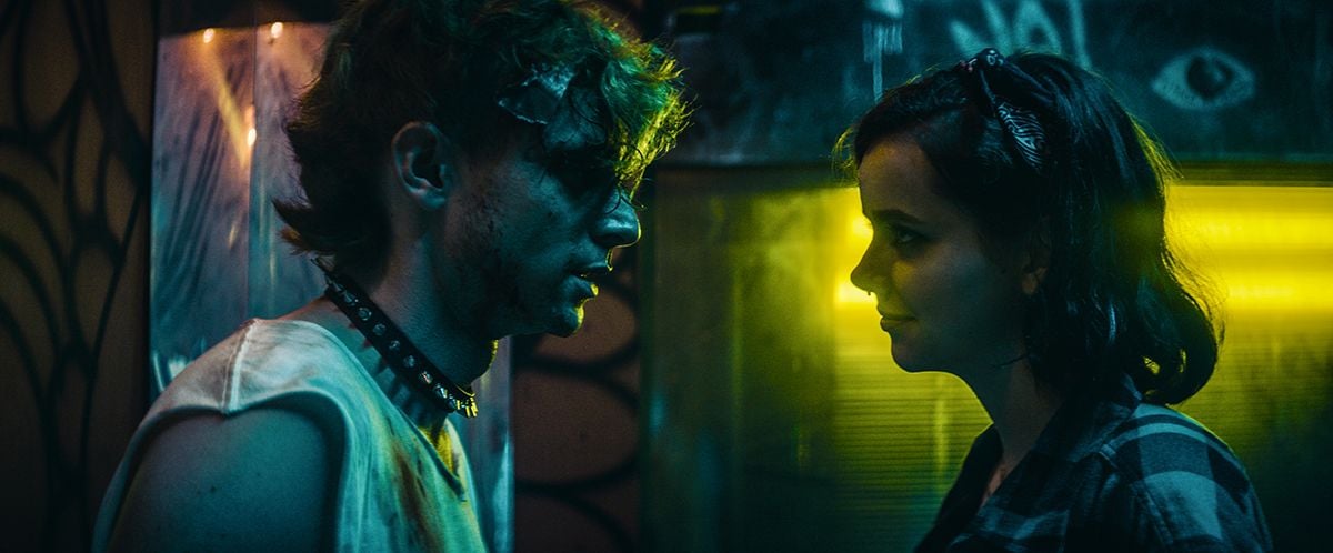 Bomb City - Destroy Everything : Bild Dave Davis, Maemae Renfrow