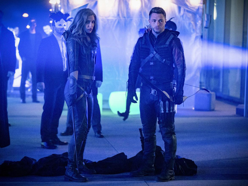 Arrow : Bild Colton Haynes, Juliana Harkavy