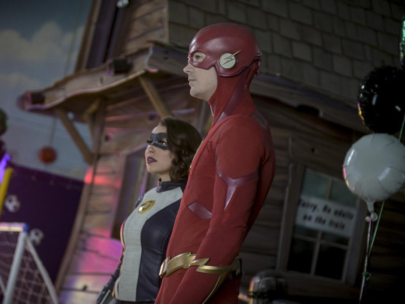 The Flash : Bild Jessica Parker Kennedy, Grant Gustin