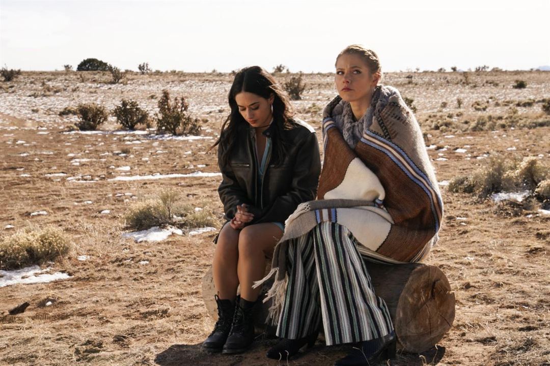 Roswell: New Mexico : Bild Jeanine Mason, Lily Cowles