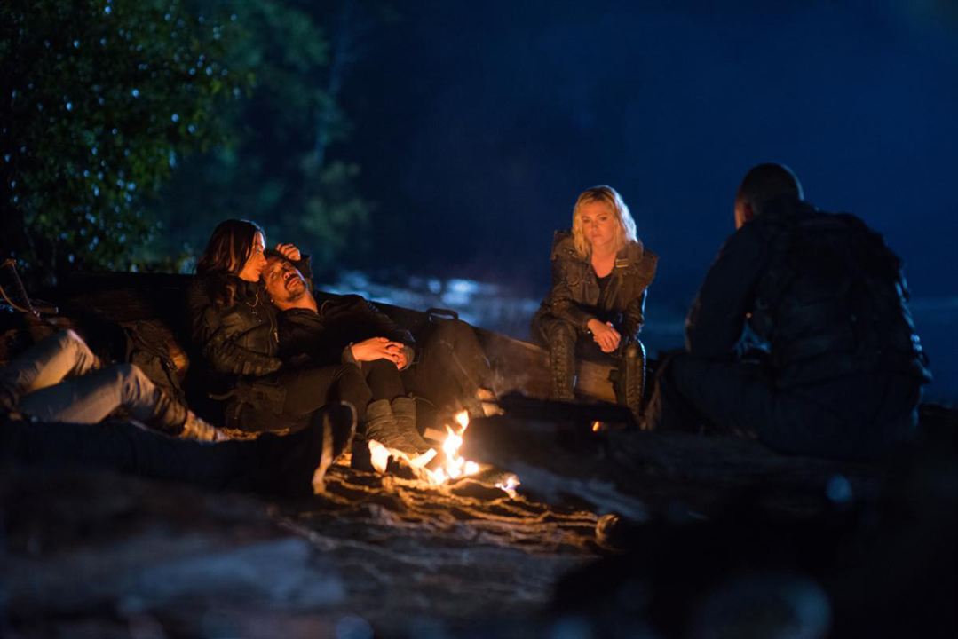 The 100 : Bild Eliza Taylor, Tasya Teles, Bob Morley