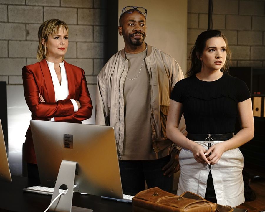 The Bold Type : Bild Stephen Conrad Moore, Katie Stevens, Melora Hardin