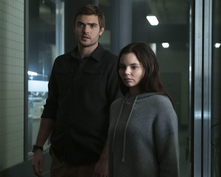 Mysterious Mermaids : Bild Alex Roe, Eline Powell