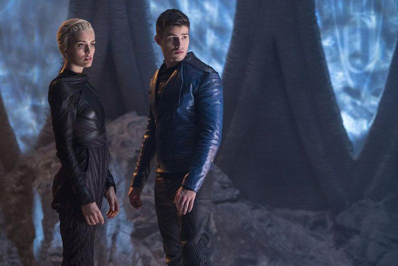 Krypton : Bild Cameron Cuffe, Wallis Day