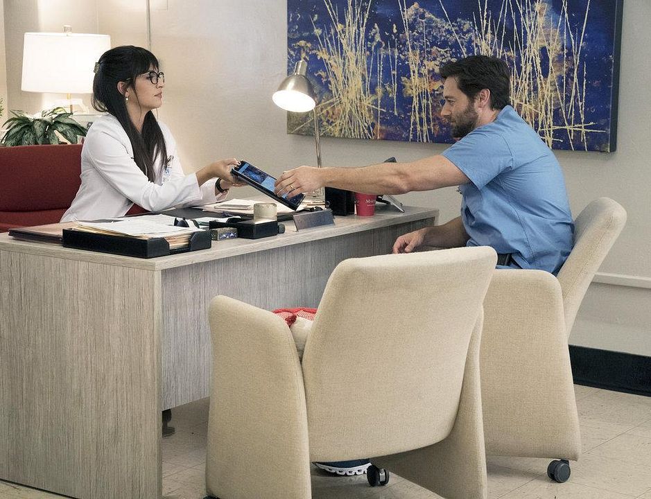 New Amsterdam : Bild Ana Villafañe, Ryan Eggold