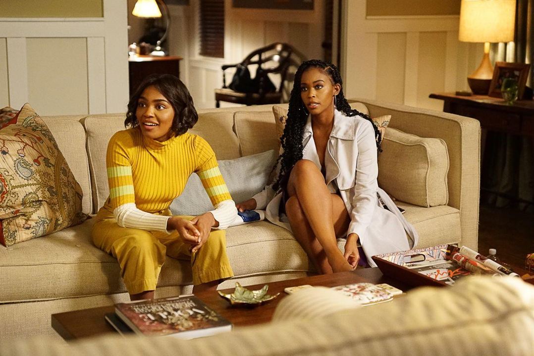 Black Lightning : Bild China Anne McClain, Nafessa Williams