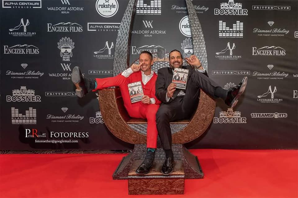 Der weiße Massai Krieger : Bild