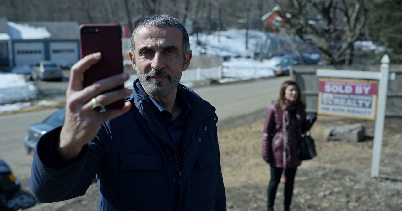 Little America : Bild Shaun Toub, Shila Vossugh Ommi