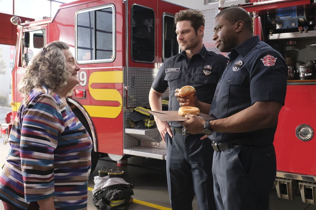 Seattle Firefighters - Die jungen Helden : Bild Jayne Taini, Grey Damon, Okieriete Onaodowan