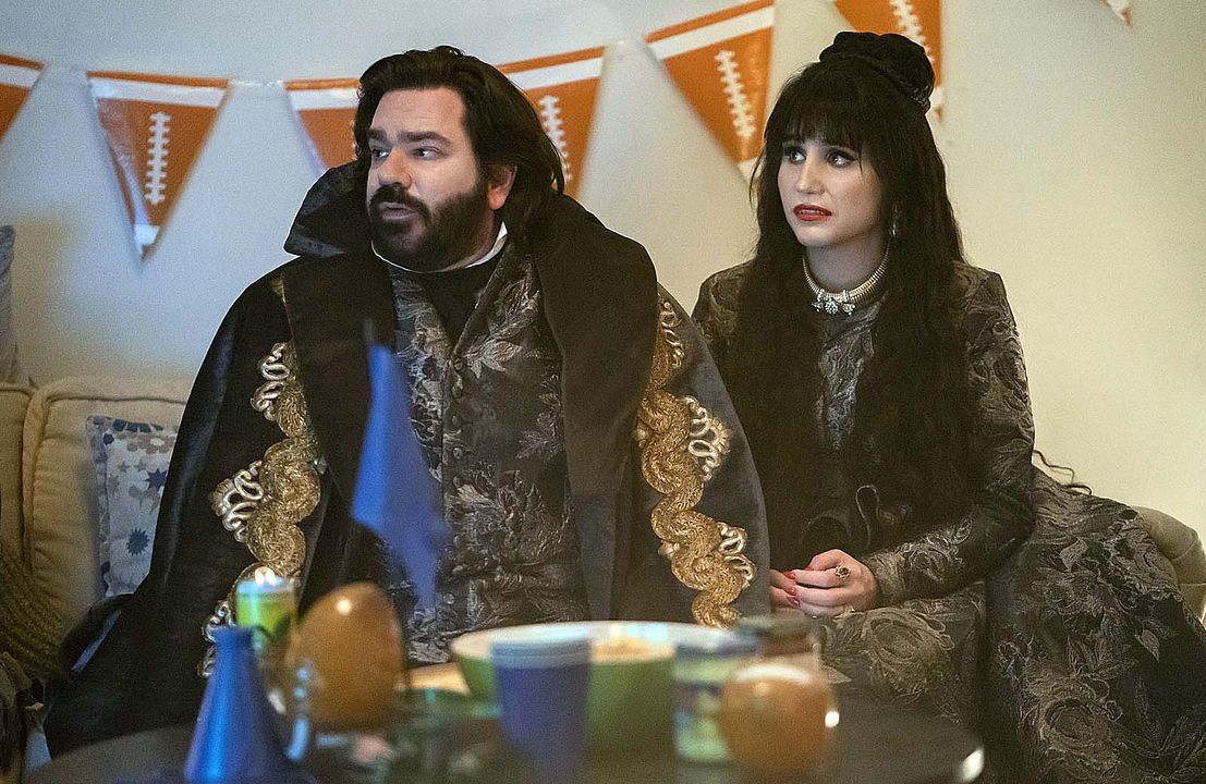 What We Do In The Shadows : Bild Kayvan Novak, Natasia Demetriou