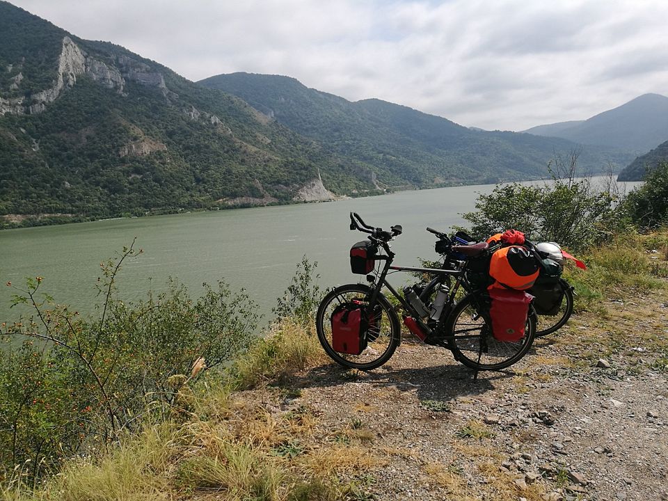 Verplant - Wie zwei Typen versuchen, mit dem Rad nach Vietnam zu fahren : Bild