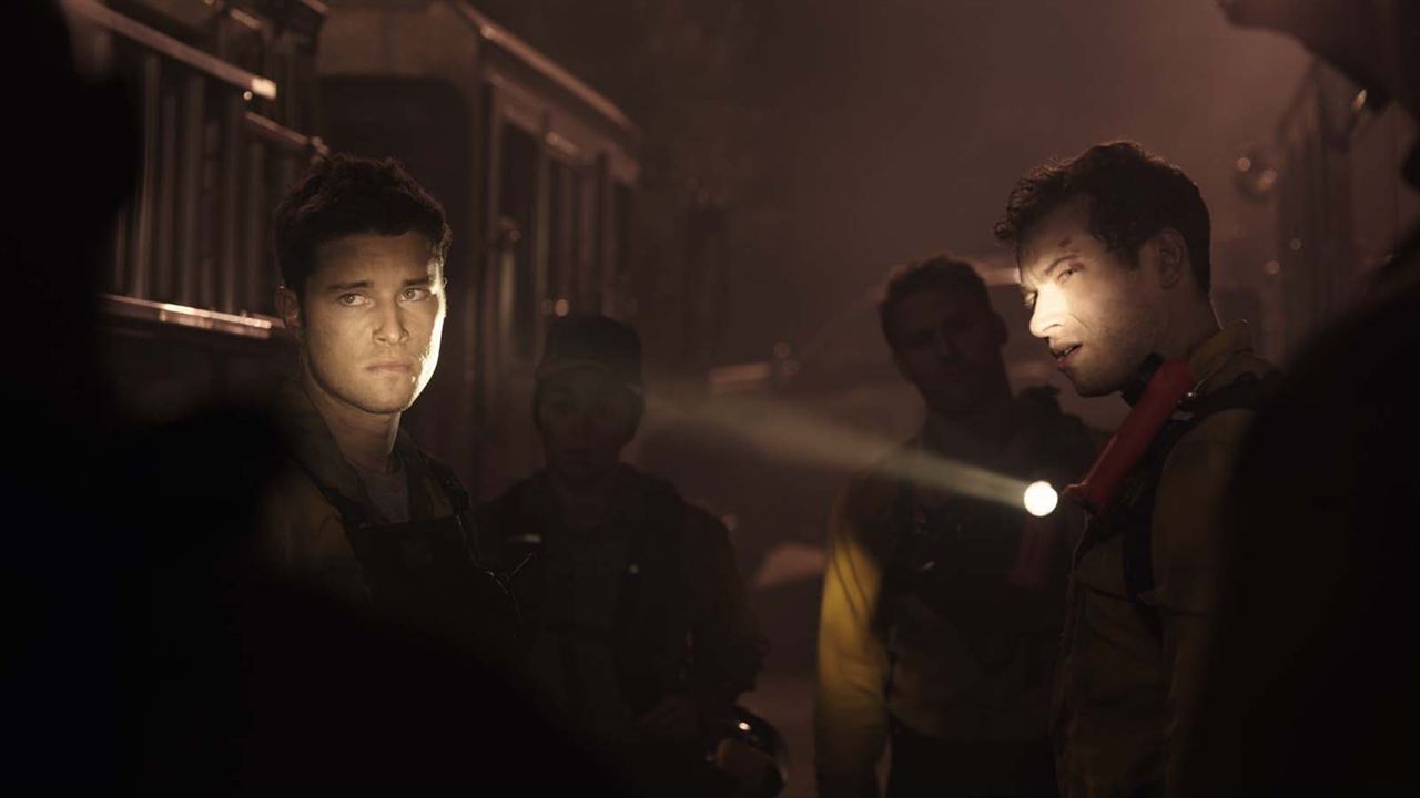 9-1-1 - Notruf L.A. : Bild Ryan Guzman, Oliver Stark