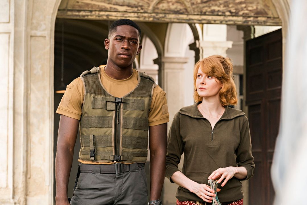 Outside The Wire : Bild Emily Beecham, Damson Idris