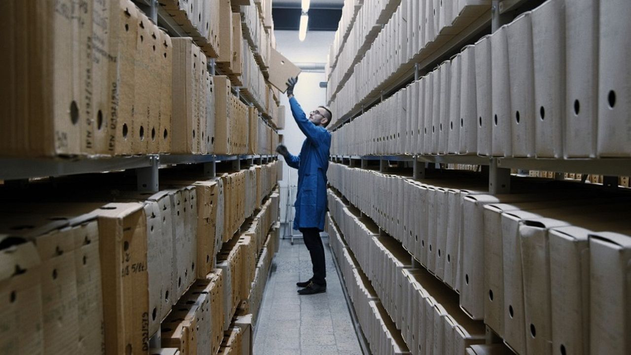 Der nackte König - 18 Fragmente über Revolution : Bild