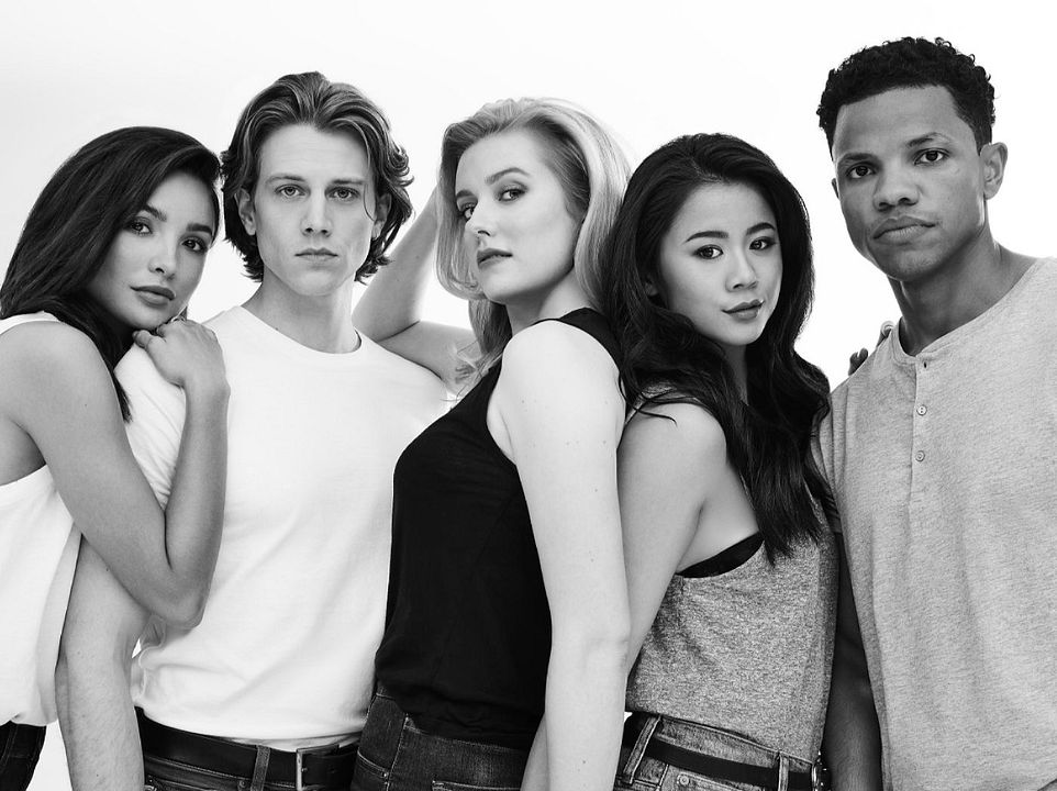 Bild Tunji Kasim, Leah Lewis, Alex Saxon, Maddison Jaizani, Kennedy McMann