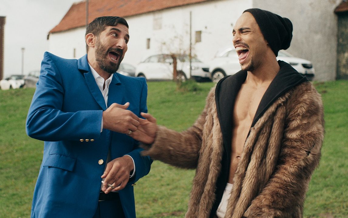 En Passant Pécho – Zwei Dealer in Paris : Bild