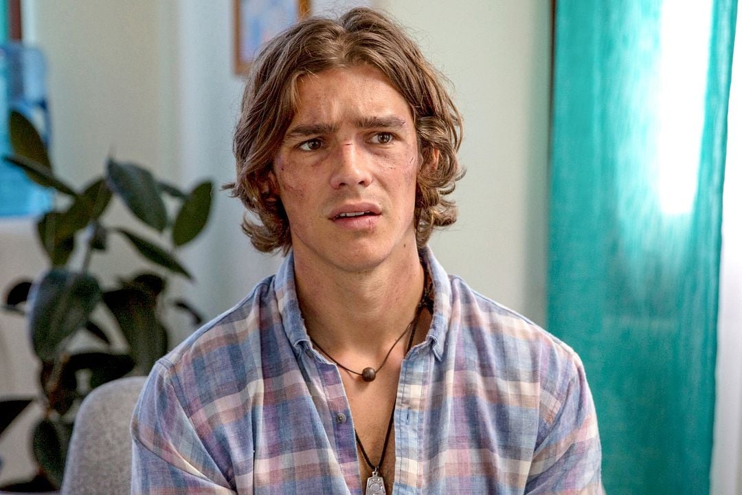 Bild zu Brenton Thwaites Das Mädchen deiner Träume Bild Brenton Thwaites Foto 15 von 94