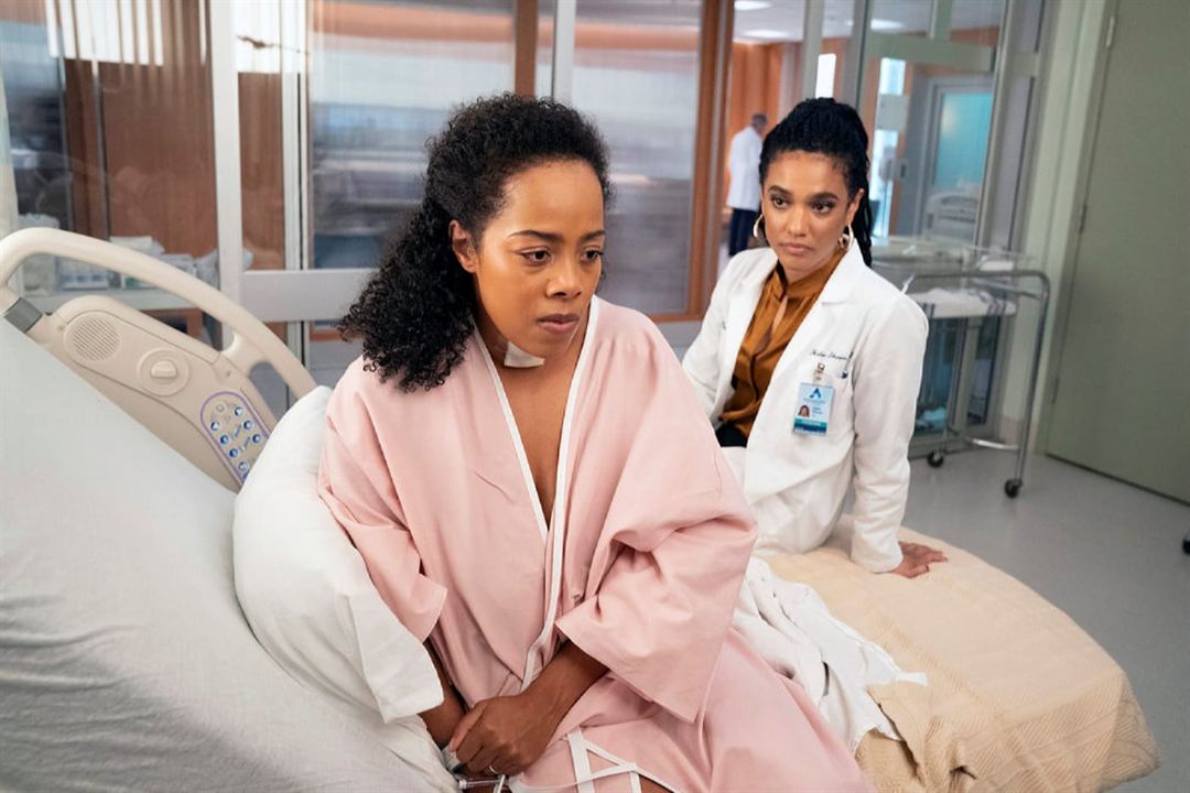 New Amsterdam : Bild Freema Agyeman, Brittany Bradford