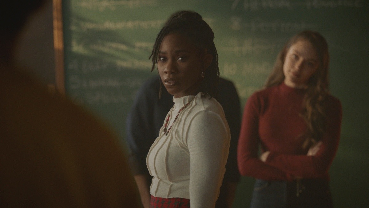 Legacies : Bild Omono Okojie, Danielle Rose Russell