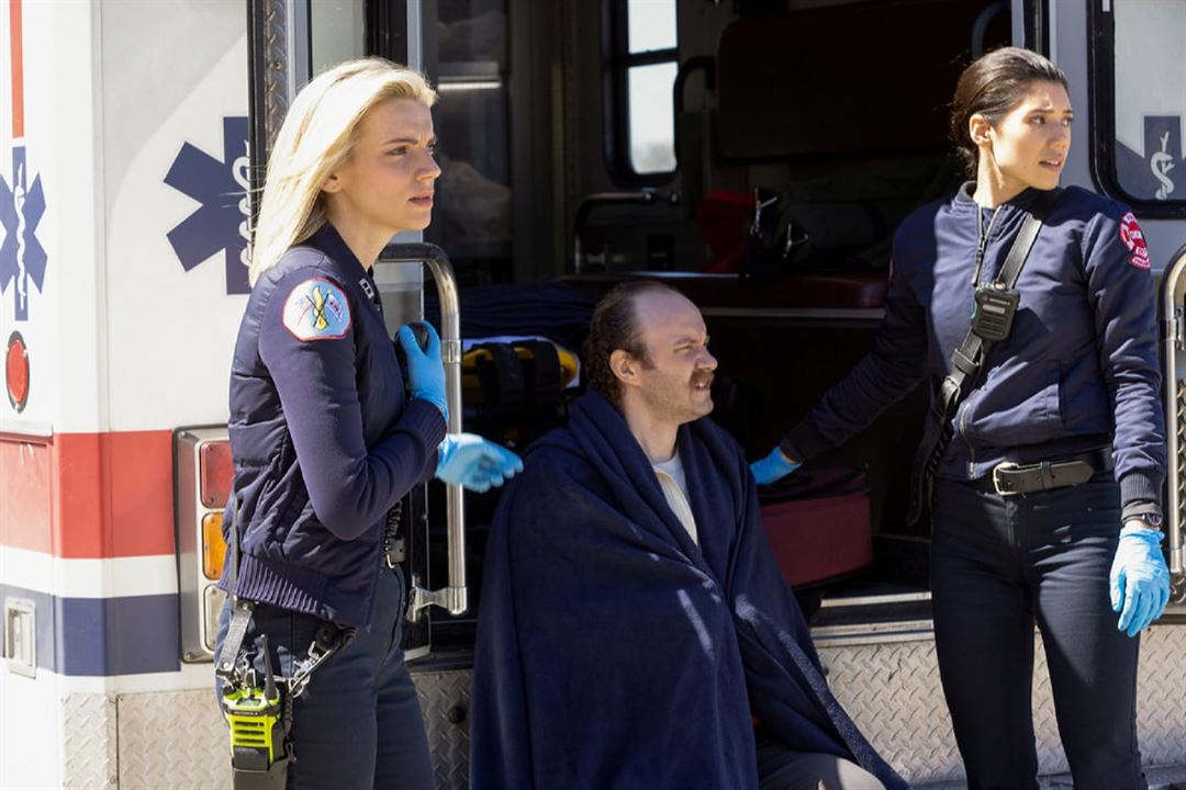 Chicago Fire : Bild Kara Killmer, Hanako Greensmith