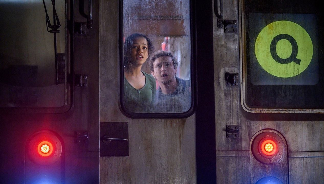 Escape Room 2: No Way Out : Bild Logan Miller, Taylor Russell