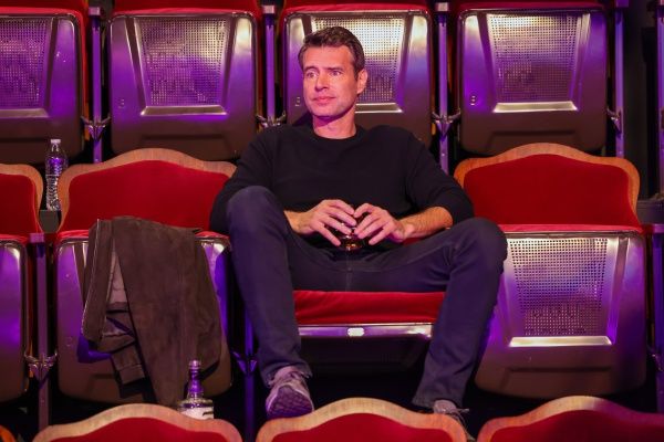 Ein großer Sprung : Bild Scott Foley