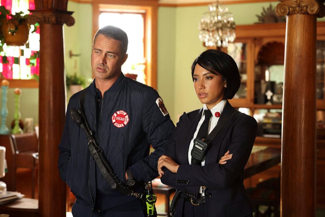 Chicago Fire : Bild Andy Allo, Marlyne Barrett, Taylor Kinney, Guy Lockard