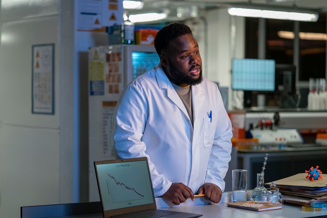 Death To 2021 : Bild Samson Kayo