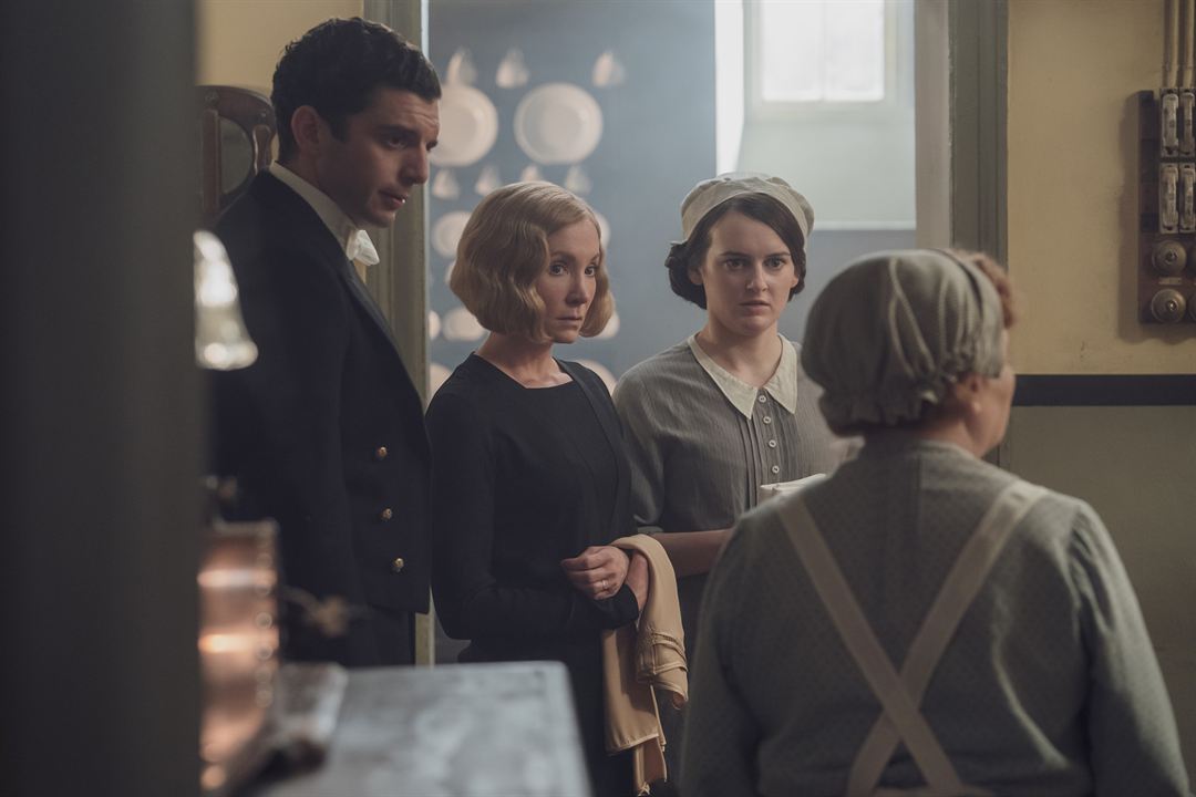 Downton Abbey II: Eine neue Ära : Bild Sophie McShera, Joanne Froggatt, Lesley Nicol, Michael Fox (III)