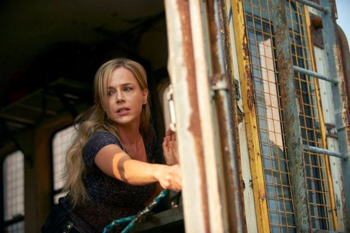 Defiance : Bild Julie Benz