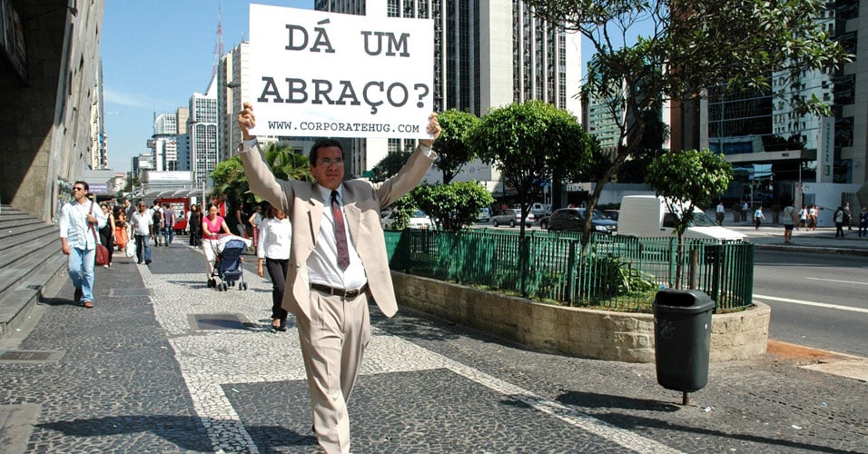 O Abraço Corporativo : Bild