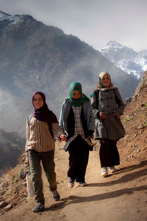 Auf dem Weg zur Schule : Bild Zahira Badi, Noura Azaggagh, Zineb Elkabli