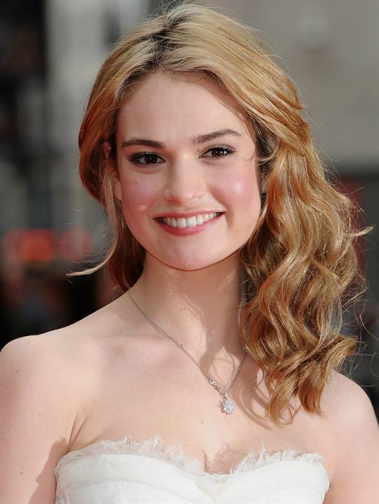 Kinoposter Lily James