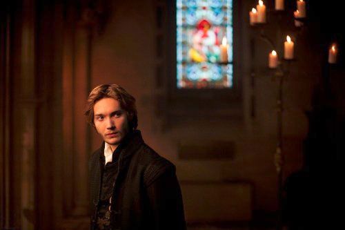 Reign : Bild Toby Regbo