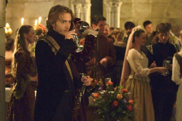 Reign : Bild Toby Regbo